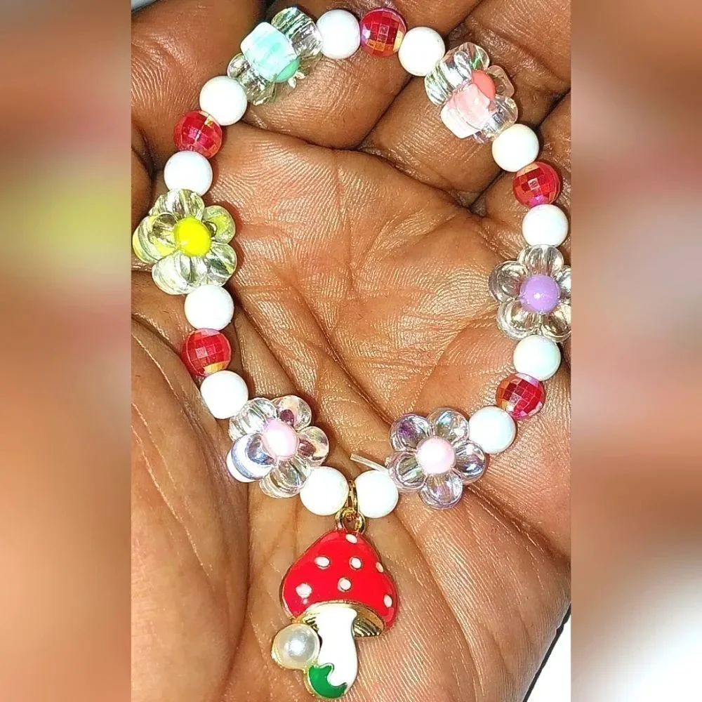 Girls alloy mushroom pendant bracelet - Picture 6 of 9
